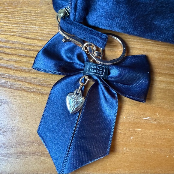 Notebook therapy Navy Velour rose and book Embroidered pencil Pouch w Bow medal - Picture 4 of 10